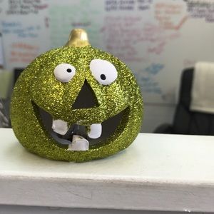 Meet your Posher, Mitra